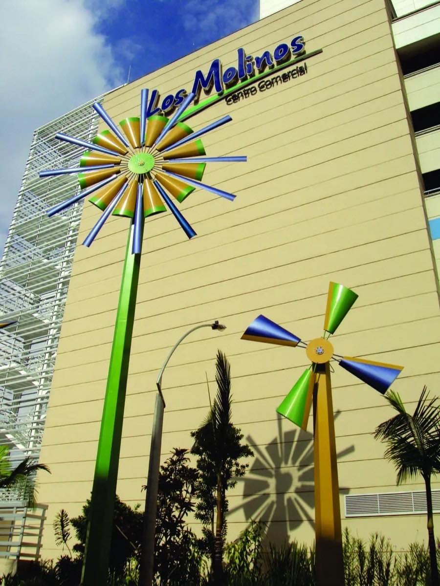 Fachada del Centro Comercial Los Molinos, Belén, Medellín