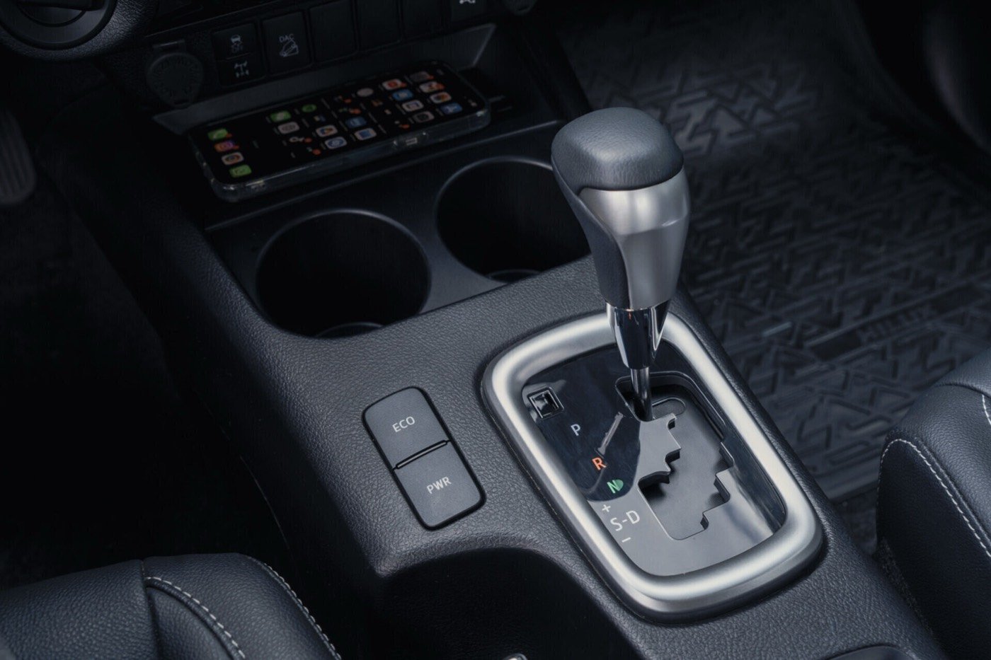 Toyota Hilux — interior6