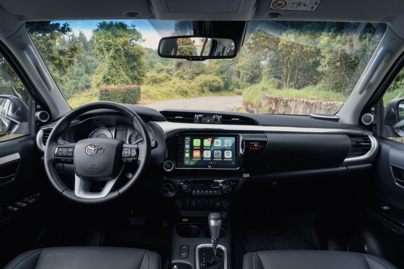 Toyota Hilux — interior7