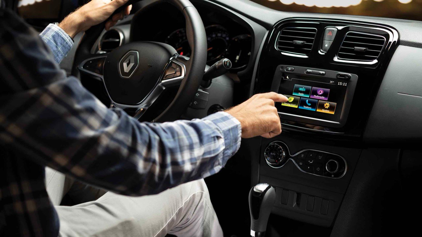 Renault Logan — pantalla multimedia