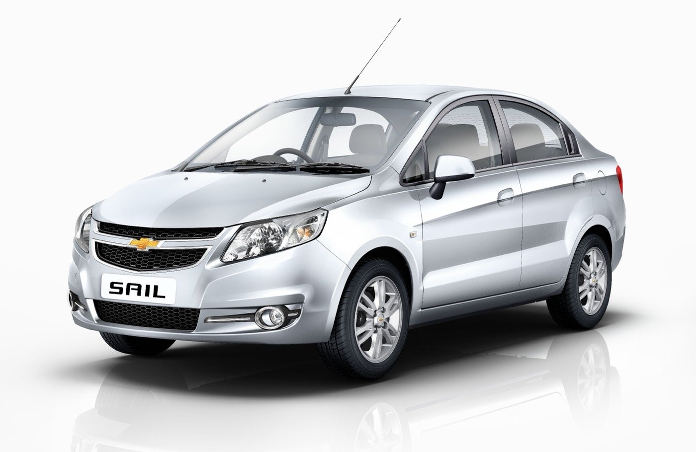 Chevrolet Sail plateado