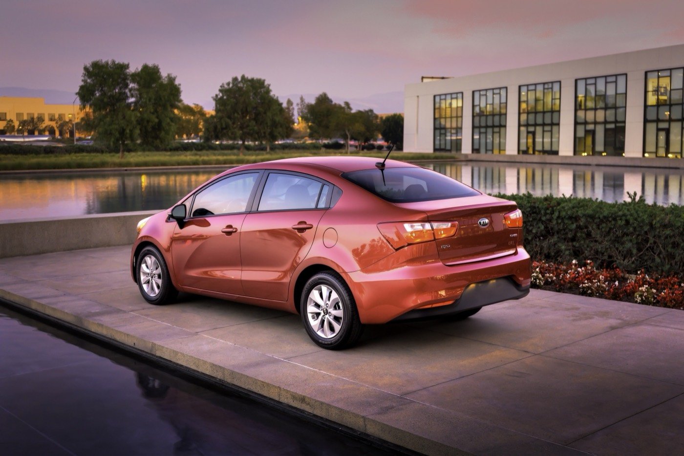 Kia Rio — lateral